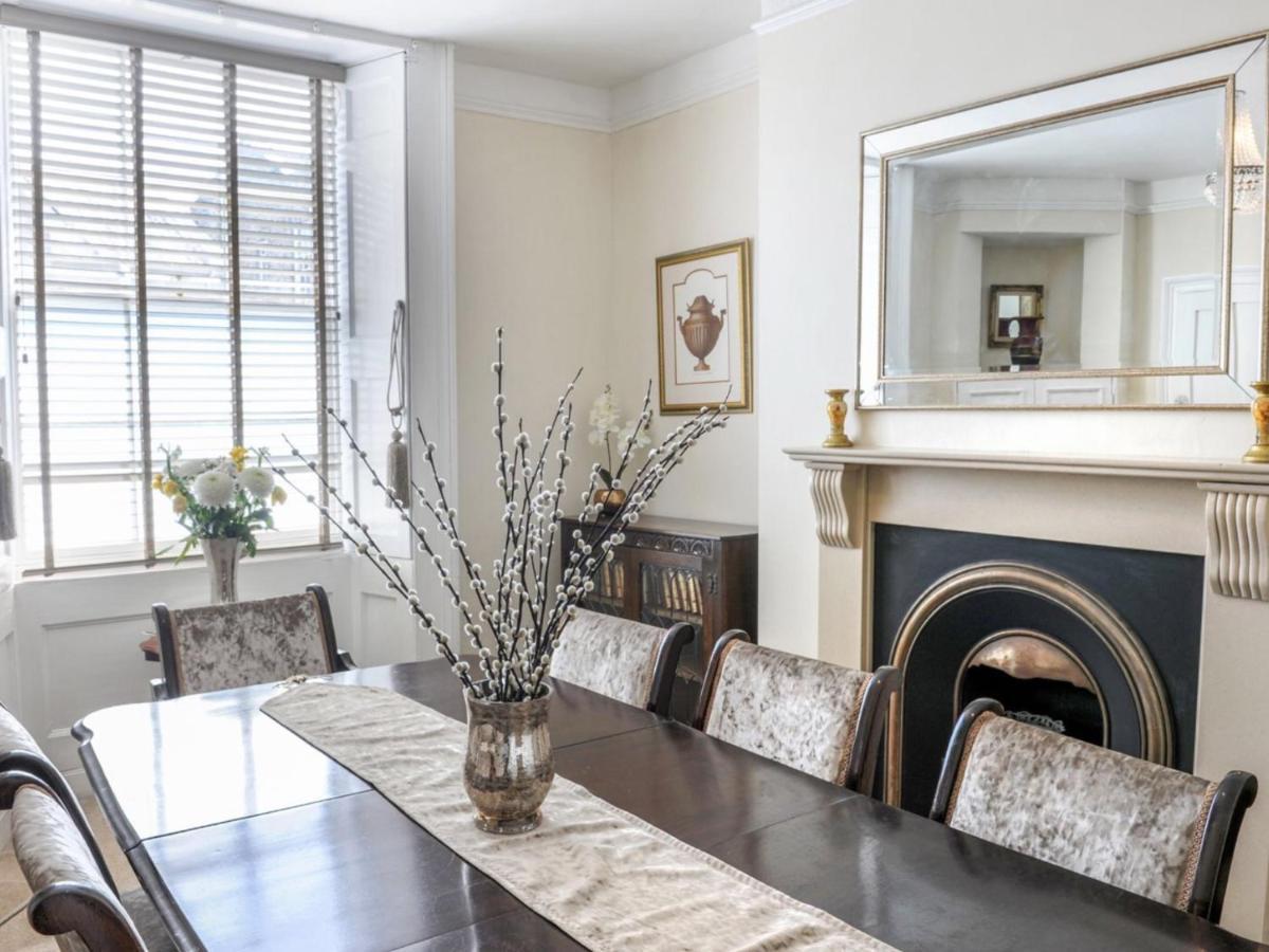 Town House Apartment *